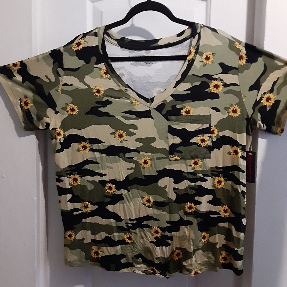 NB Camo Sunflower V Neck Tee 2XL (19)